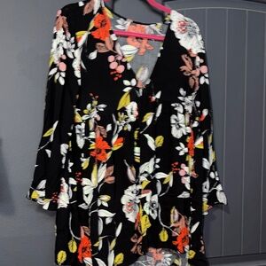 Free People Bella Black Floral V-Neck Women’s Tunic with Bell Sleeves